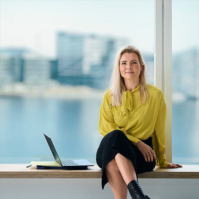 Egiss_employee_office-waterfront-low_res-ESG-659x659