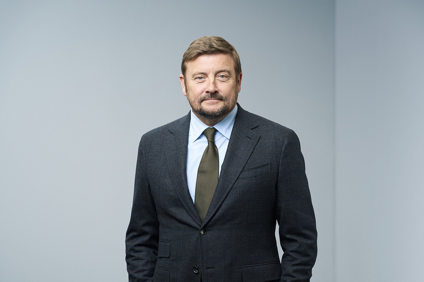 Egiss_portrait_jr-alt-low_res